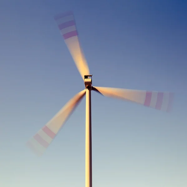 Windturbine, alternatieve energie — Stockfoto