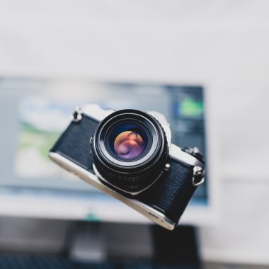 Kamera, yeni teknolojik altyapı üzerinden analog fotoğrafçılık
