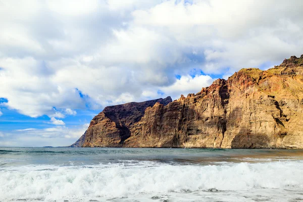 Rocher des montagnes Los Gigantes à Tenerife, Îles Canaries Espagne — Photo