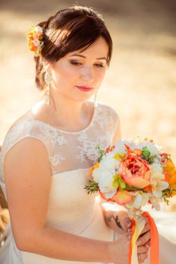 güzel bir gelin buketi ile