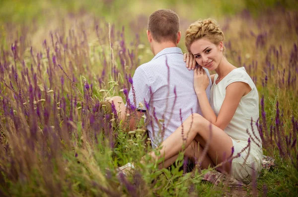 Loving wedding couple outdoors — Stock Photo, Image