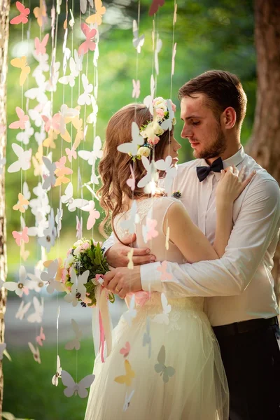 Novia y novio felices — Foto de Stock