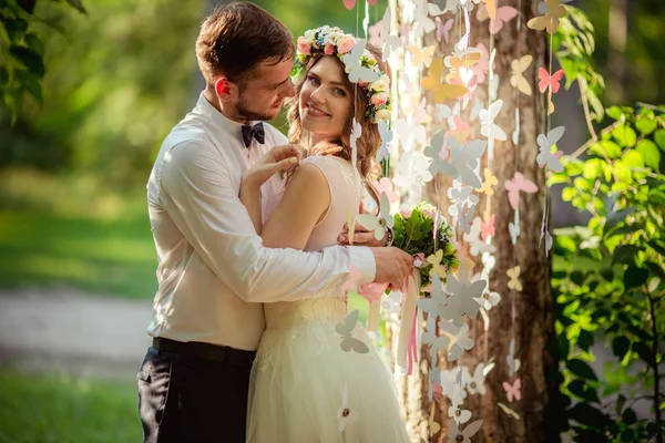 Felice sposa e sposo — Foto Stock