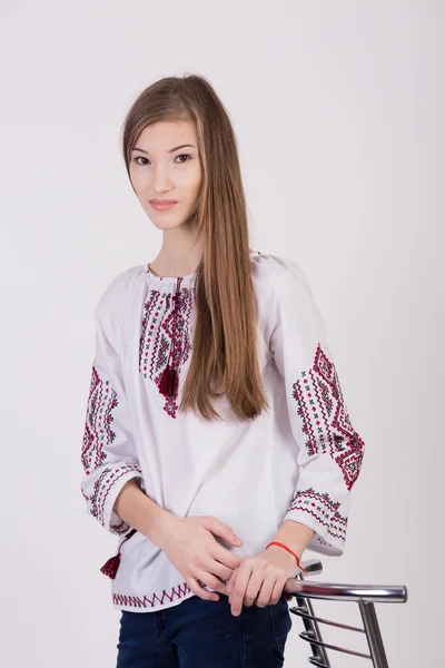 Vackra ukrainska flicka — Stockfoto