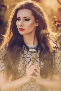 Güzel bohem kız portresi