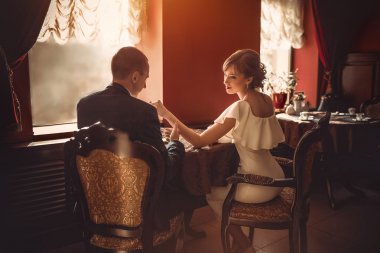 Gelin ve damat düğün gününde