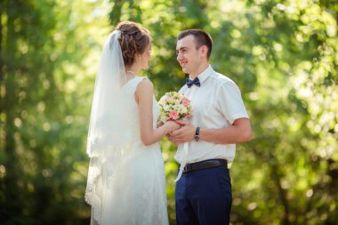 Gelin ve damat düğün gününde