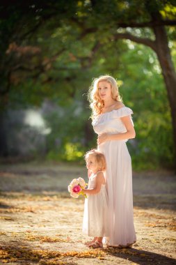 kızı hamile kadın