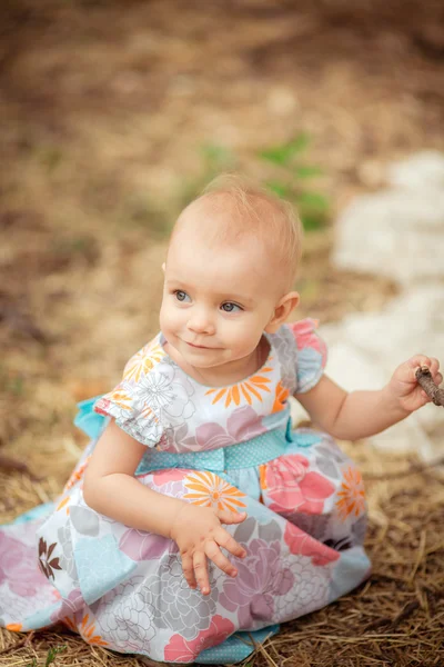 Portret van mooie babymeisje — Stockfoto