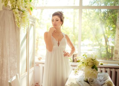 Güzel gelin, düğün günü