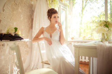 Güzel gelin, düğün günü