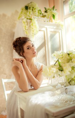 Güzel gelin, düğün günü