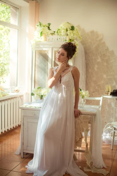 Bella sposa il giorno del matrimonio — Foto Stock