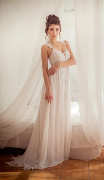 Bride in white dress on her wedding day — Stock Photo, Image