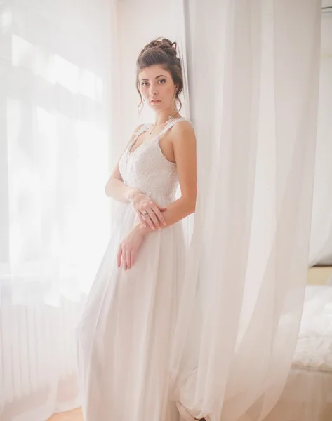 Bride in white dress on her wedding day — Stock Photo, Image