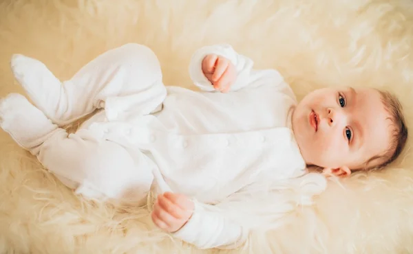 Schattig baby jongen — Stockfoto