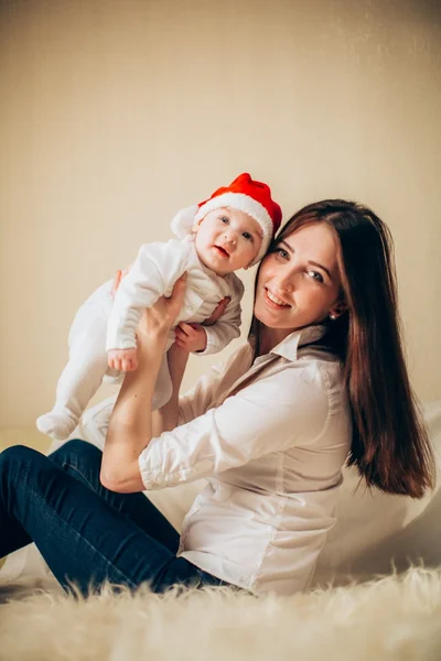 Mãe com bebê menino — Fotografia de Stock