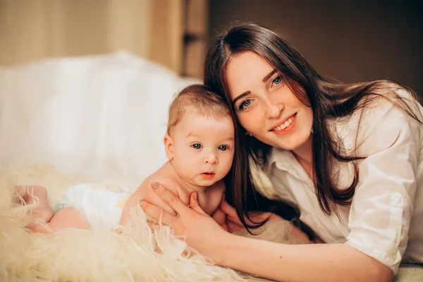 Madre con bambino — Foto Stock