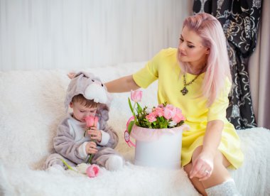 erkek bebek ve annesi 