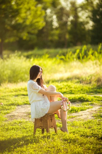 Youn menina posando — Fotografia de Stock