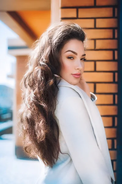 Mujer en ropa de moda — Foto de Stock