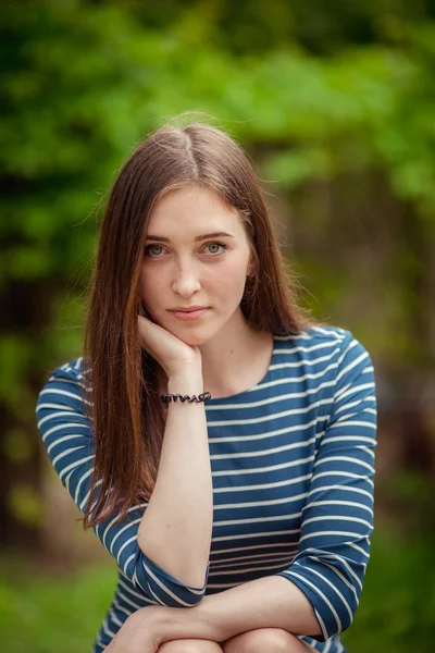 Retrato de hermosa chica — Foto de Stock