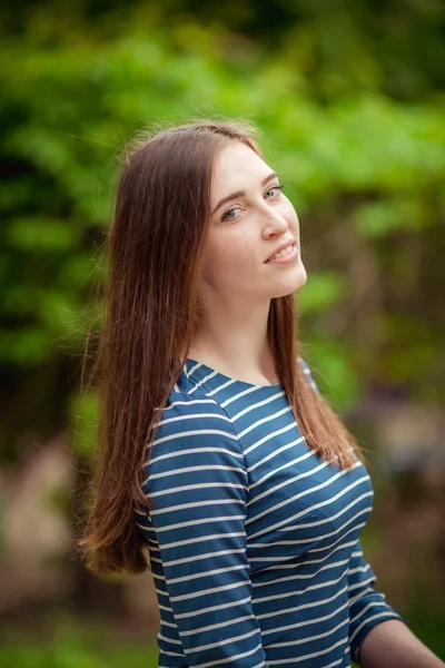 Retrato de hermosa chica — Foto de Stock