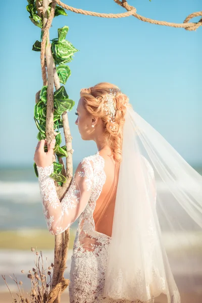 Невеста в кружеве — стоковое фото