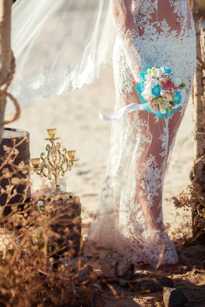 Noiva em vestido de renda — Fotografia de Stock