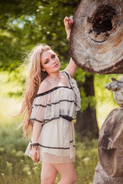 Bahar bahçe bohem kız