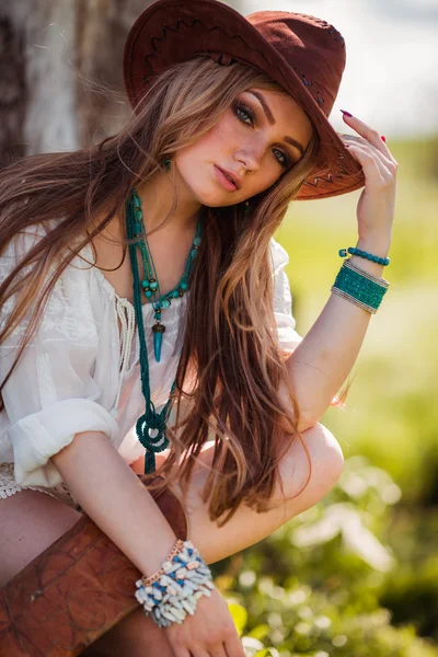 Bohemian girl in hat outdoors — Stock Photo, Image