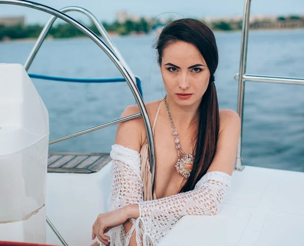 Yatta şık mayo kadında