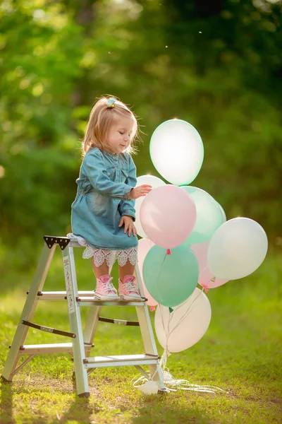 풍선 소녀 행복 — 스톡 사진