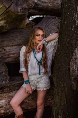 Bahar bahçe bohem kız 