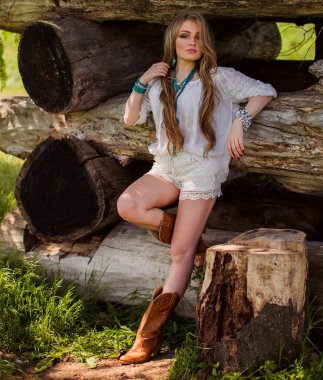 Bahar bahçe bohem kız 