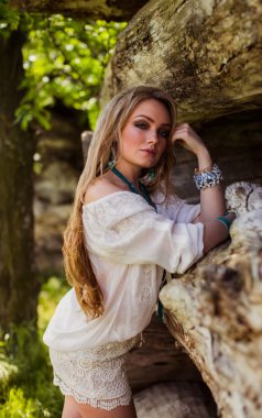 Bahar bahçe bohem kız 