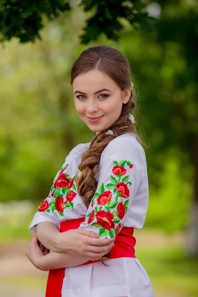 Ukrán lány nemzeti ruhák — Stock Fotó