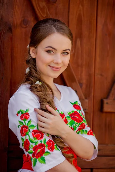 Ukrainian girl in national clothes — Stock Photo, Image