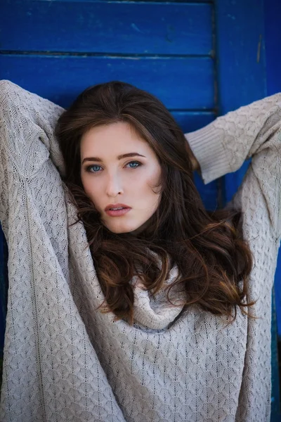 Gyönyörű nő meleg pulóver — Stock Fotó