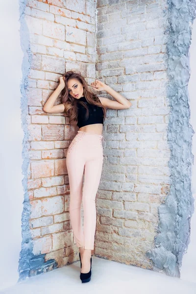 Mujer con maquillaje en ropa de moda —  Fotos de Stock