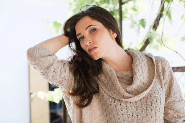 Beautiful woman in warm sweater — Stock Photo, Image