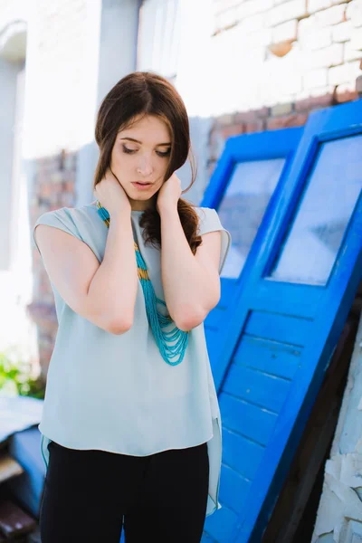 Mujer hermosa en ropa de moda —  Fotos de Stock