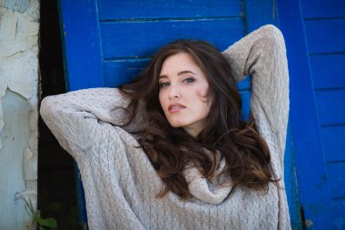 sıcak kazaklı güzel kadın