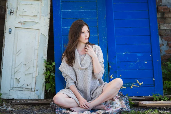 Beautiful woman in warm sweater — Stock Photo, Image