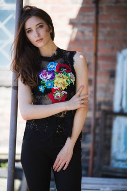 Güzel kadın moda giysileri