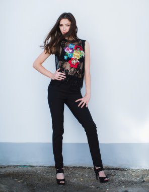 Makyaj moda giysileri olan kadın