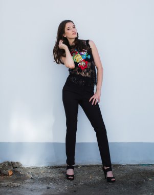 Makyaj moda giysileri olan kadın