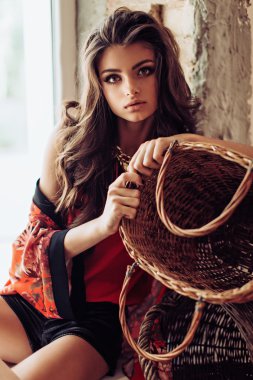 makyaj ile güzel bir genç kadın