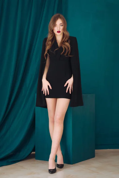 Portrait Beautiful Young Girl Makeup Black Dress Fashion Photo — Stock Photo, Image