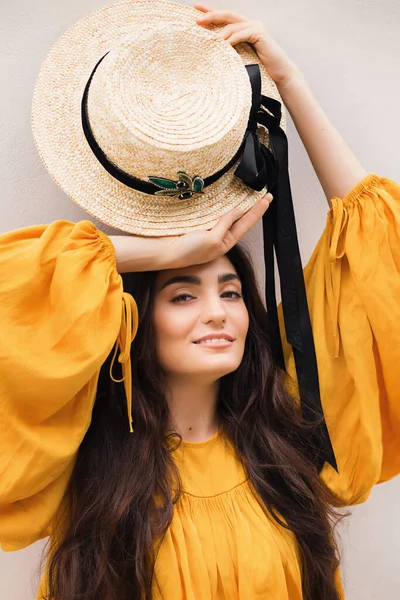 Young Attractive Girl Handmade Chic Hat — Stock Photo, Image
